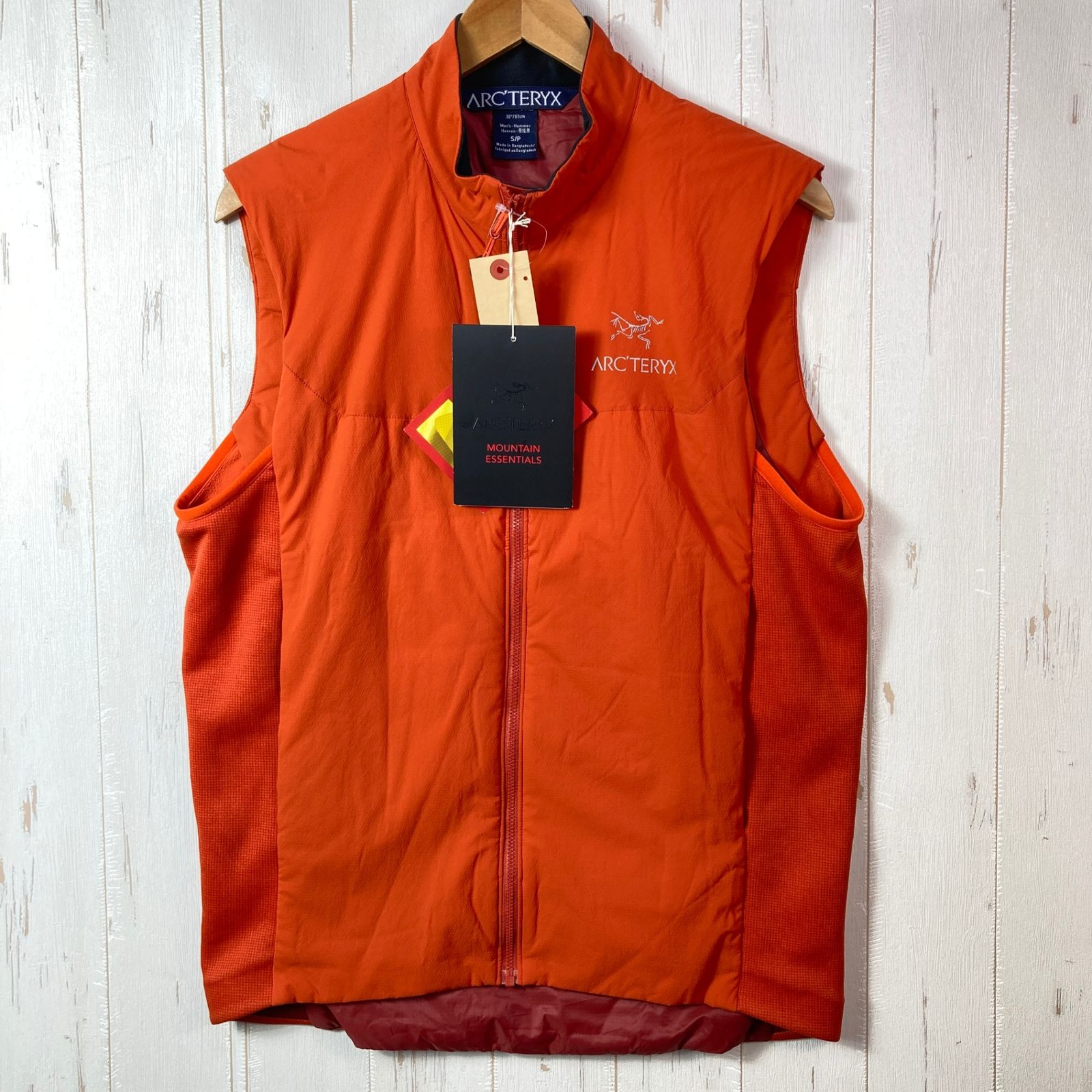 Men s オレンジ系 Arcteryx アークテリクス アトム LT ベスト Atom Vest Tobiko 化繊ダウン ウェア トップス 化繊インサレーション z 化