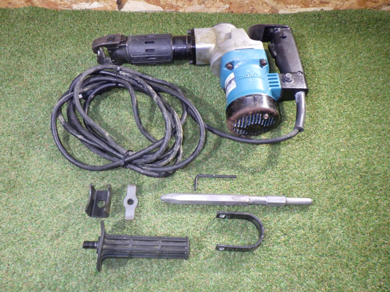 マキタ ハンマドリル HM 0810 建設 コンクリート 岩石 レンガ 品 251207