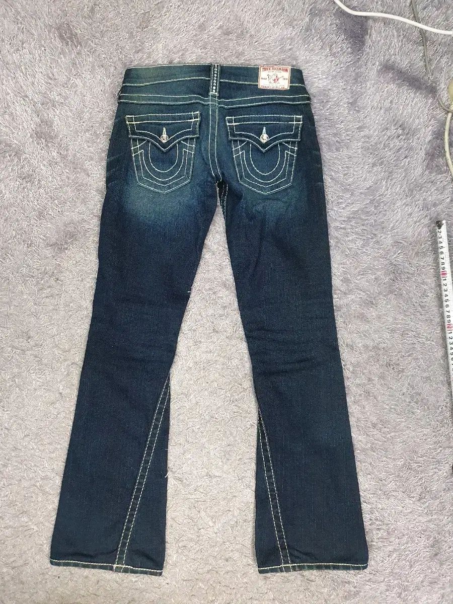 トゥルーレリジョン 購入 ブーツカット デニムパンツ ジーンズ 24 TRUE
