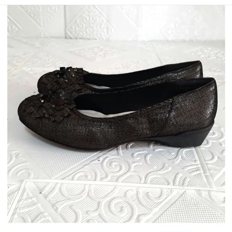 フラットシューズ