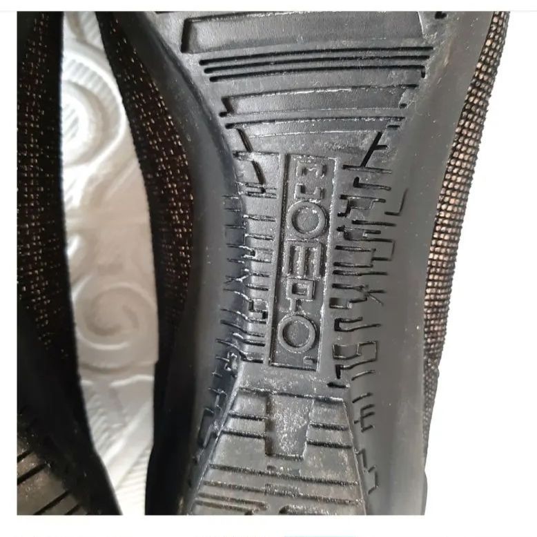 フラットシューズ