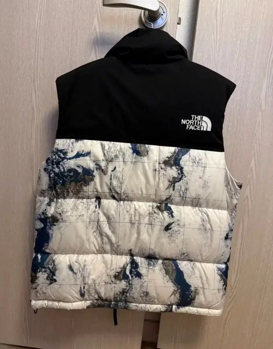 THE NORTH FACE ザノースフェイス ヌプシ 白ラベル 地球 ベスト ダウン