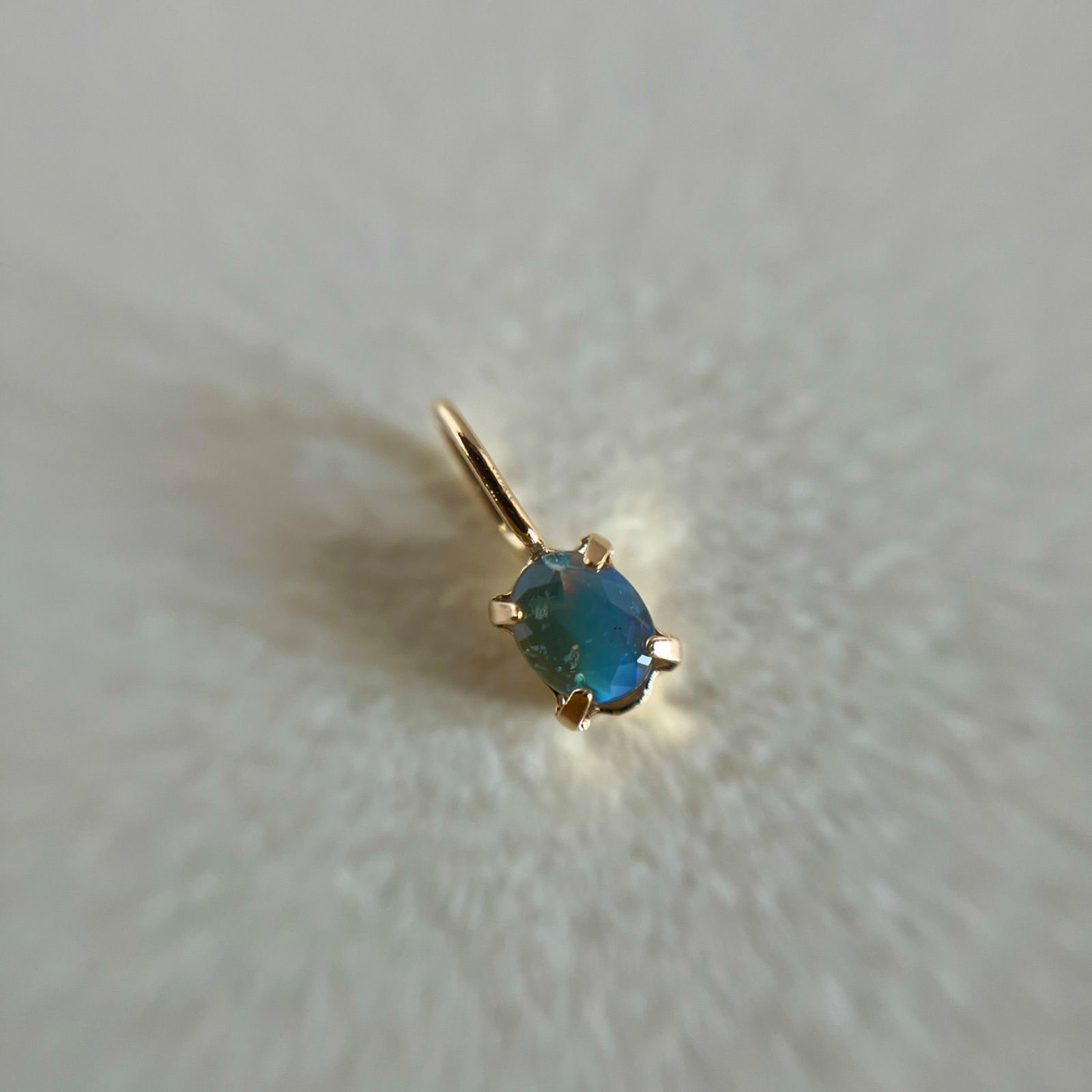 K18 天然石アレキサンドライトoval希少 レア ペンダントトップ