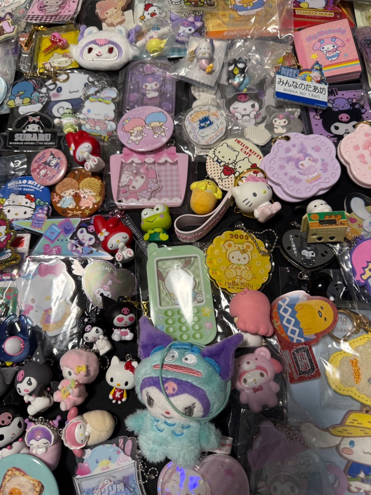 サンリオ 缶バッジ ラバーストラップ アクリルスタンド キーホルダー等