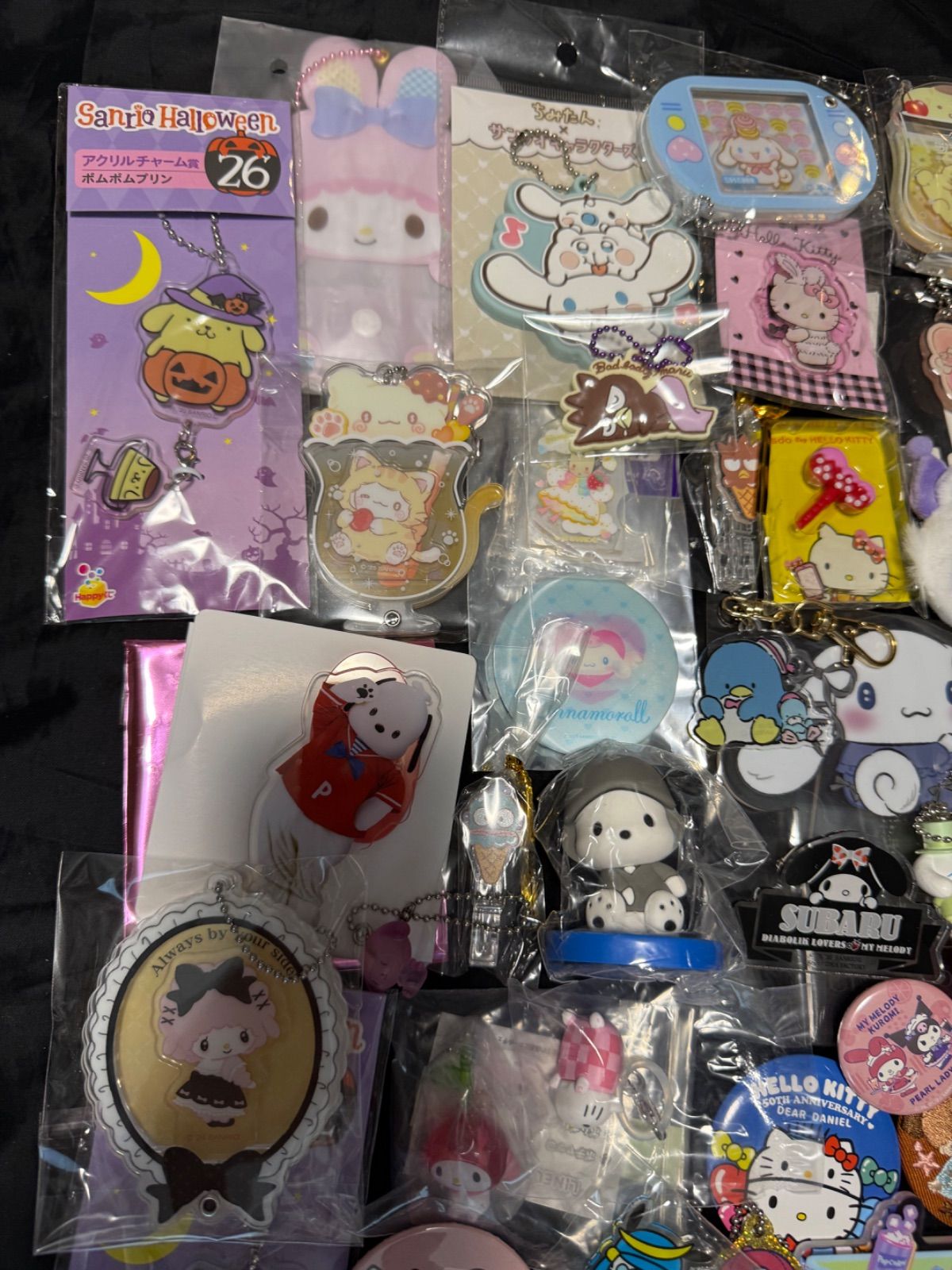 サンリオ 缶バッジ ラバーストラップ アクリルスタンド キーホルダー等