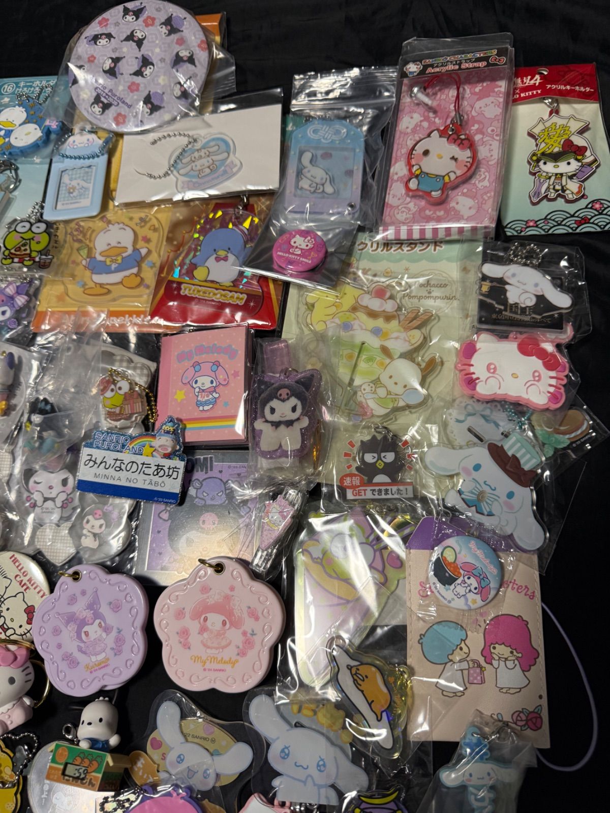 サンリオ 缶バッジ ラバーストラップ アクリルスタンド キーホルダー等