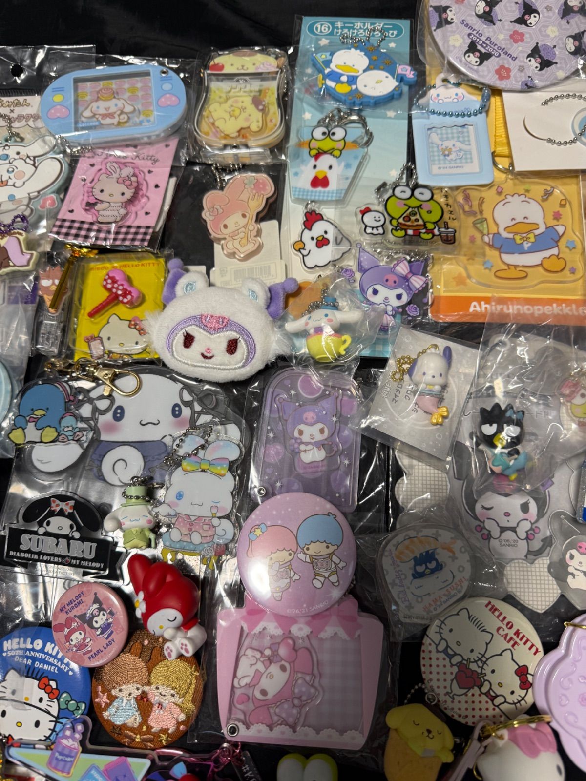 サンリオ 缶バッジ ラバーストラップ アクリルスタンド キーホルダー等