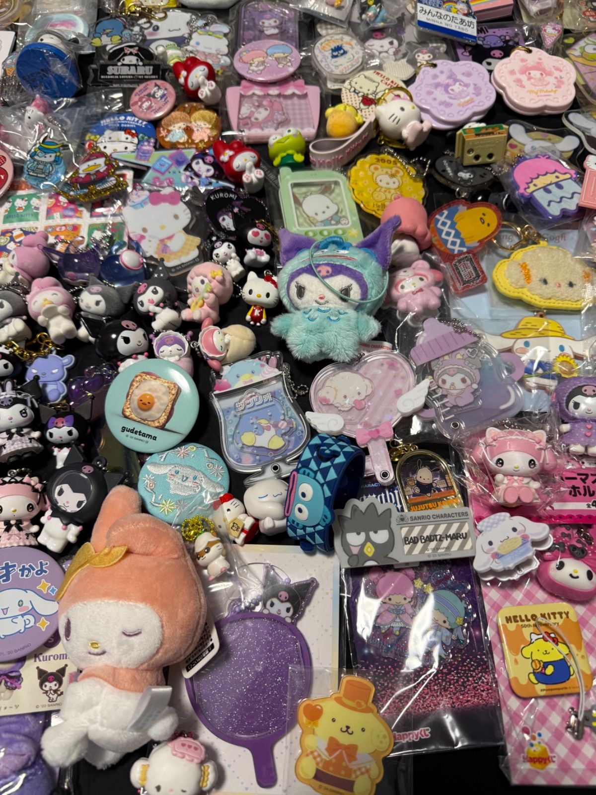 サンリオ 缶バッジ ラバーストラップ アクリルスタンド キーホルダー等