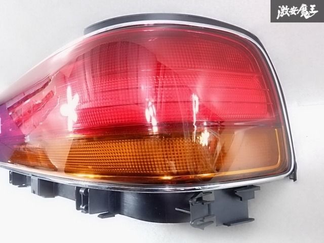 ☆新品☆希少☆ トヨタ 純正 GX81 マーク2 前期 テールライト