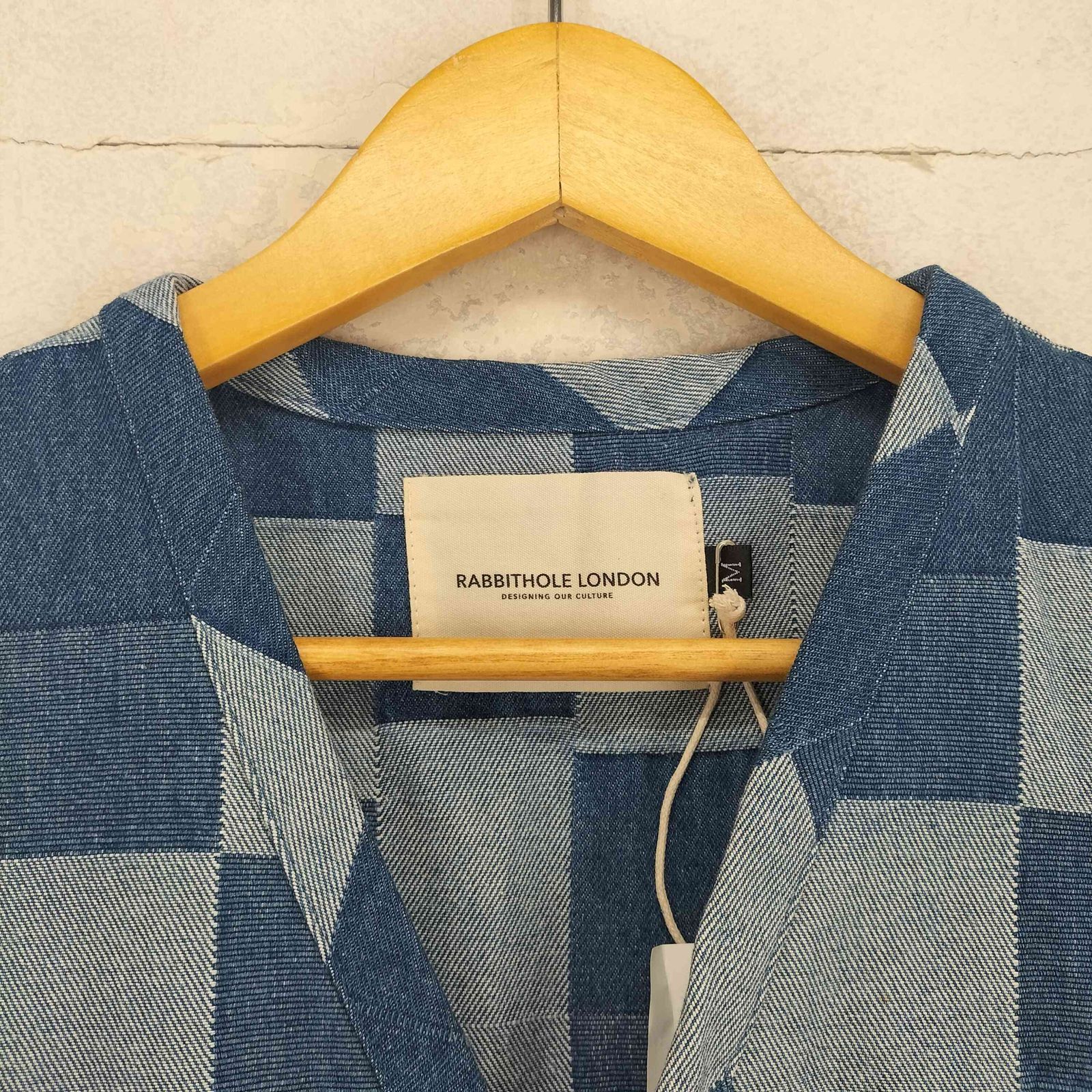 USED古着(ユーズドフルギ) {{RABBITHOLE LONDON}} パッチワークデニムベスト import メンズ  M【中古】【ブランド古着バズストア】 ユーズドフルギ USED古着 {{RABBITHOLE LONDON}} パッチワークデニム