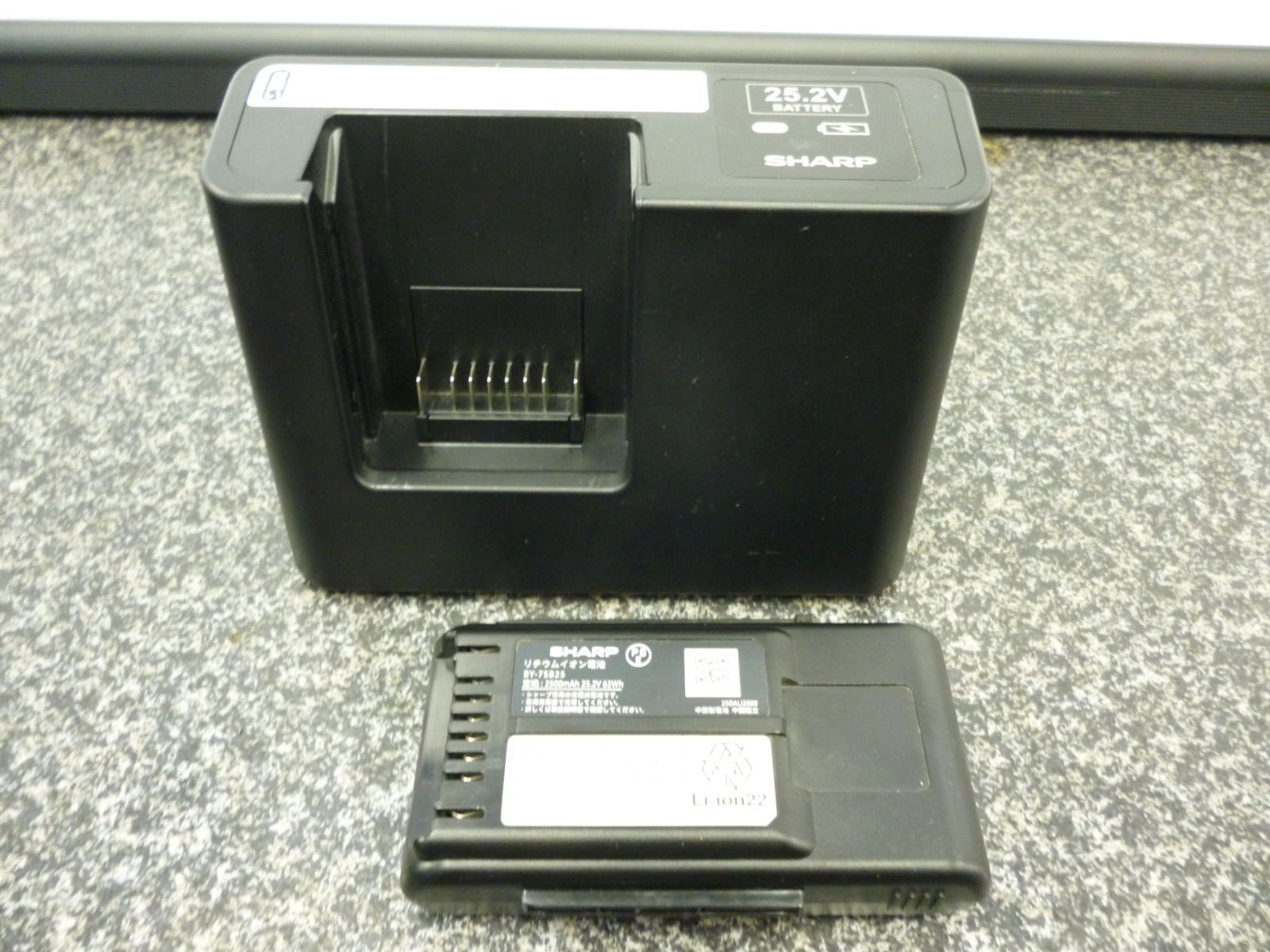 ジャンク品 フィルター欠品 SHARP シャープ コードレススティック