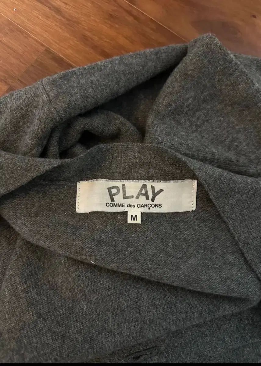 コム・デ・ギャルソン GOLD ワッペン カーディガン Vネック m