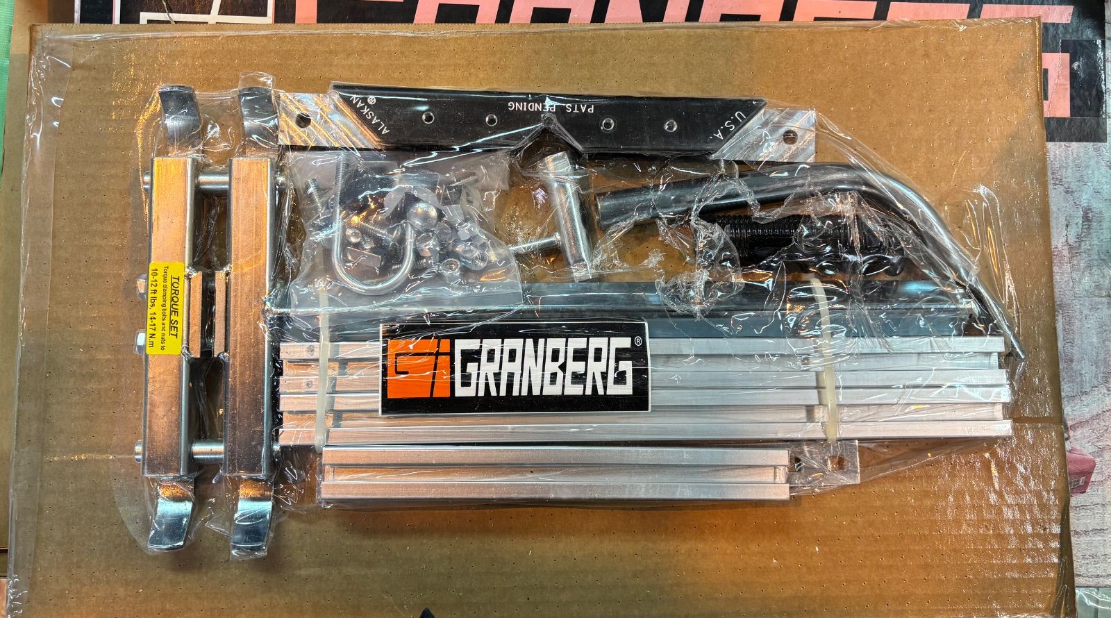 チェンソー製材アタッチメント ALASKAN SMALL LOG MILL