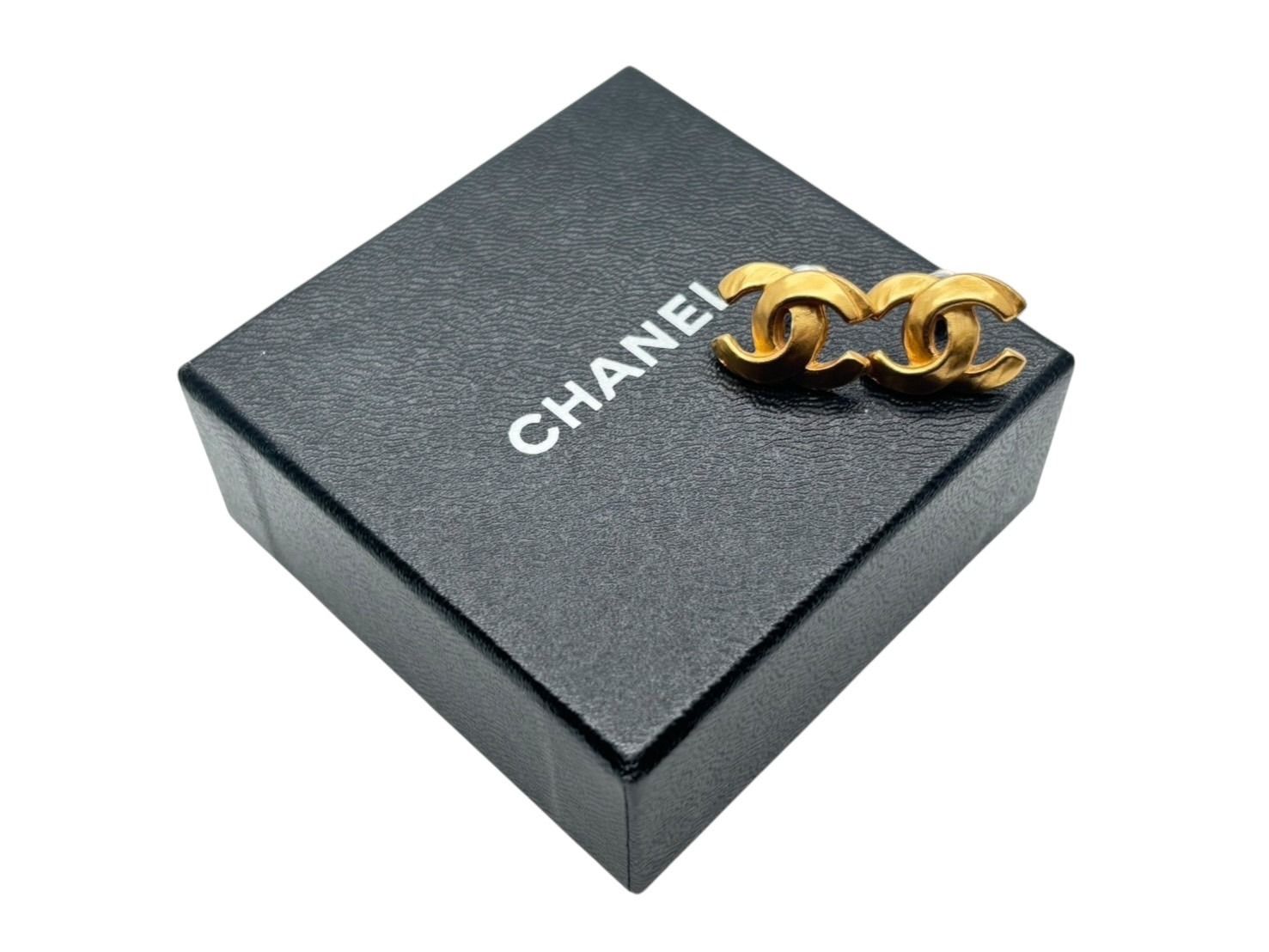CHANEL シャネル ヴィンテージ ココマーク ピアス 重量約5.0 g 00 T刻印 マットゴールド メタル GP 両耳用 4 b 009794