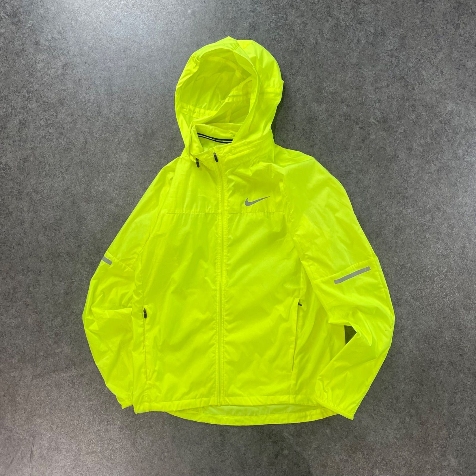 Nike Shield Windbreaker ナイキ シールド ウィンドブレーカー