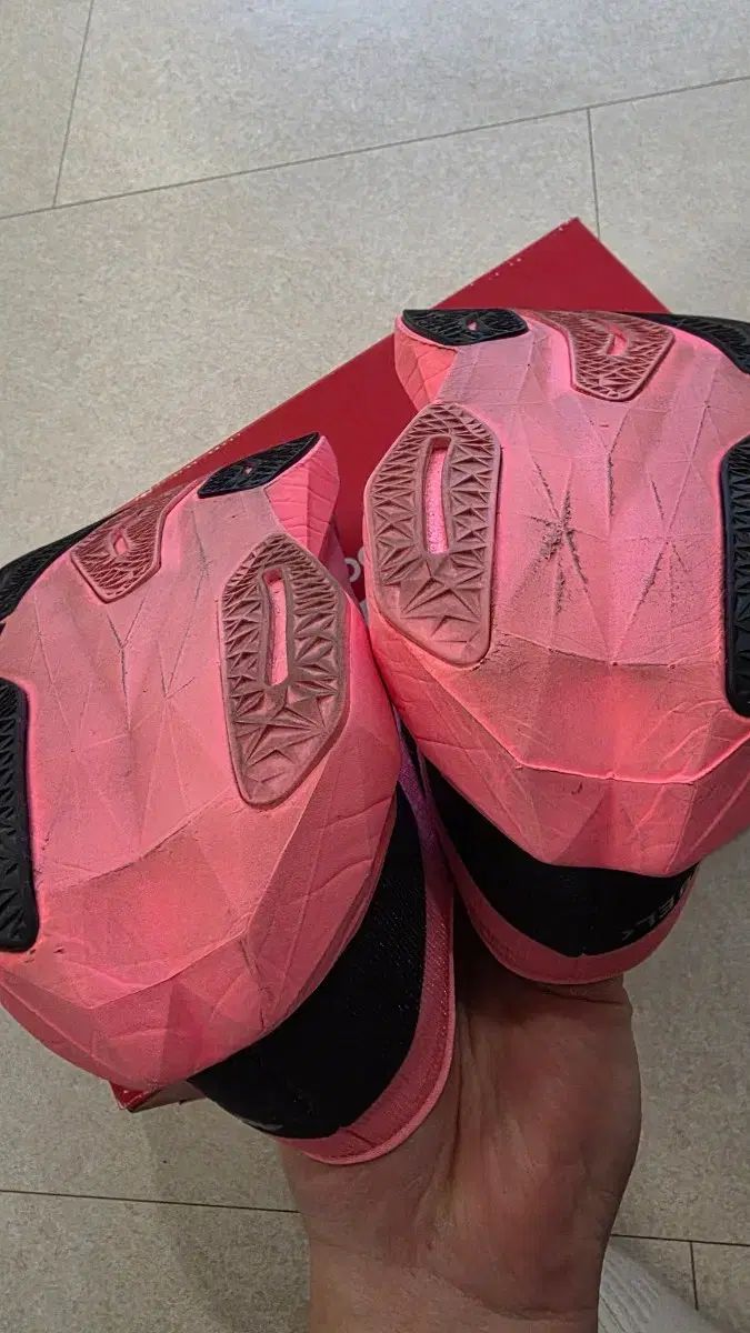  ニュー ンス フューエルセル レベル v 4 ウルトラ ピンク ブラック 2 E Wide 265 スニーカー 靴