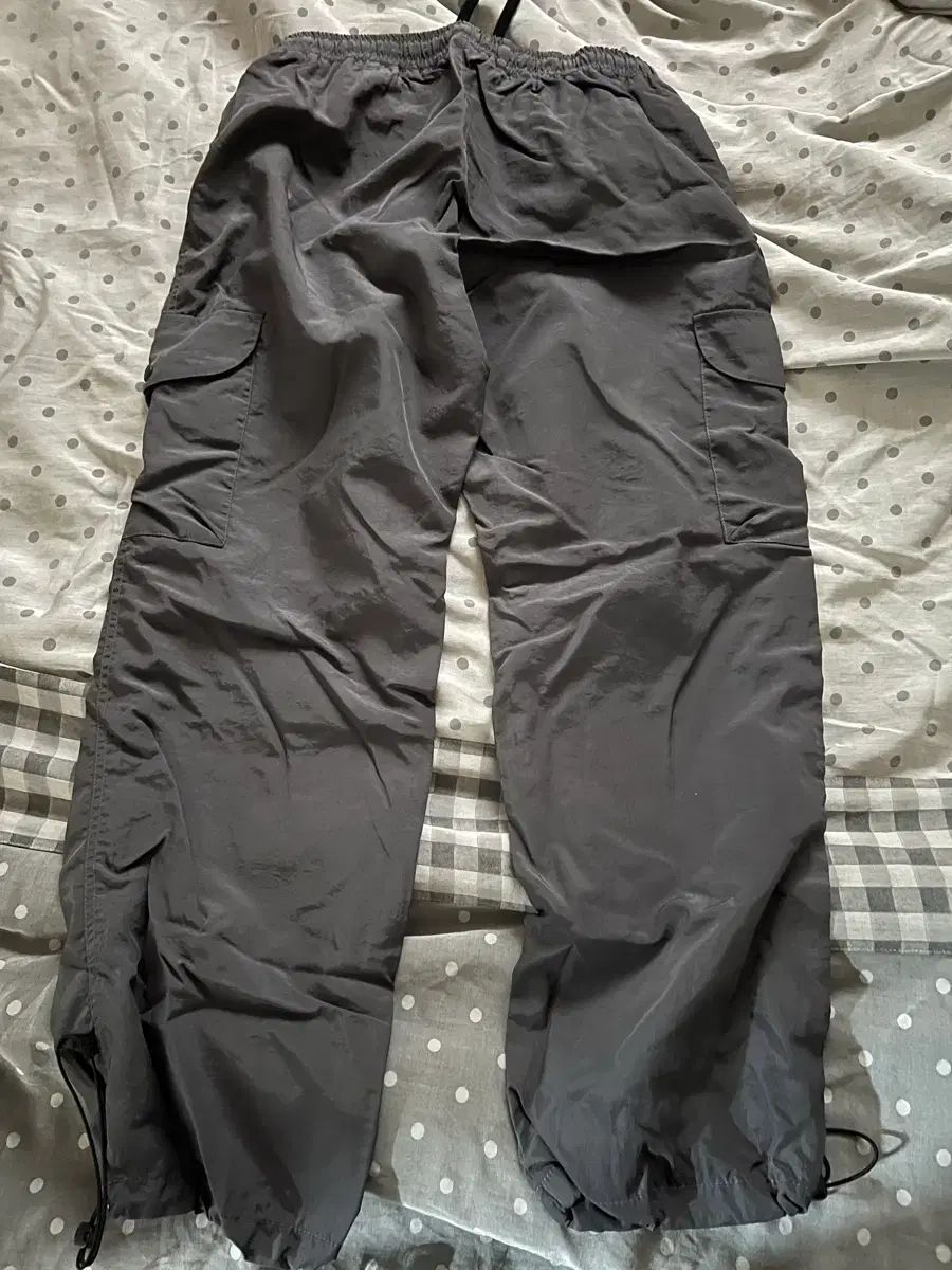 ナイロン カーゴパンツ
