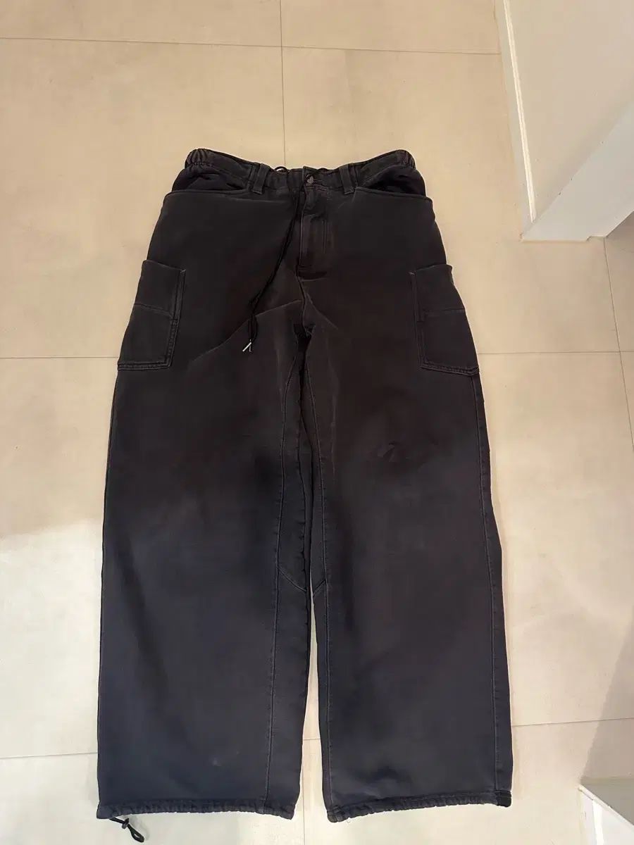 4 ポリテ루 サイド カーゴ スウェットパンツ ネイビー