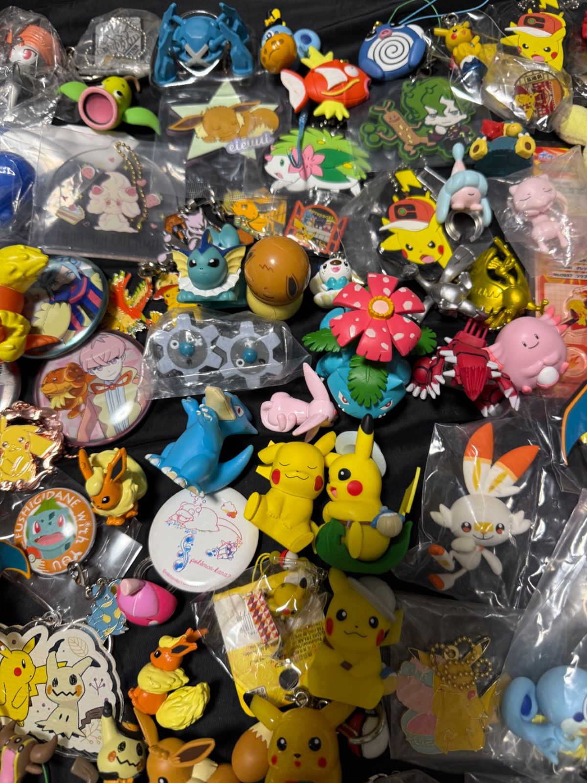 ポケモン 缶バッジ ラバーストラップ アクリルスタンド キーホルダー等