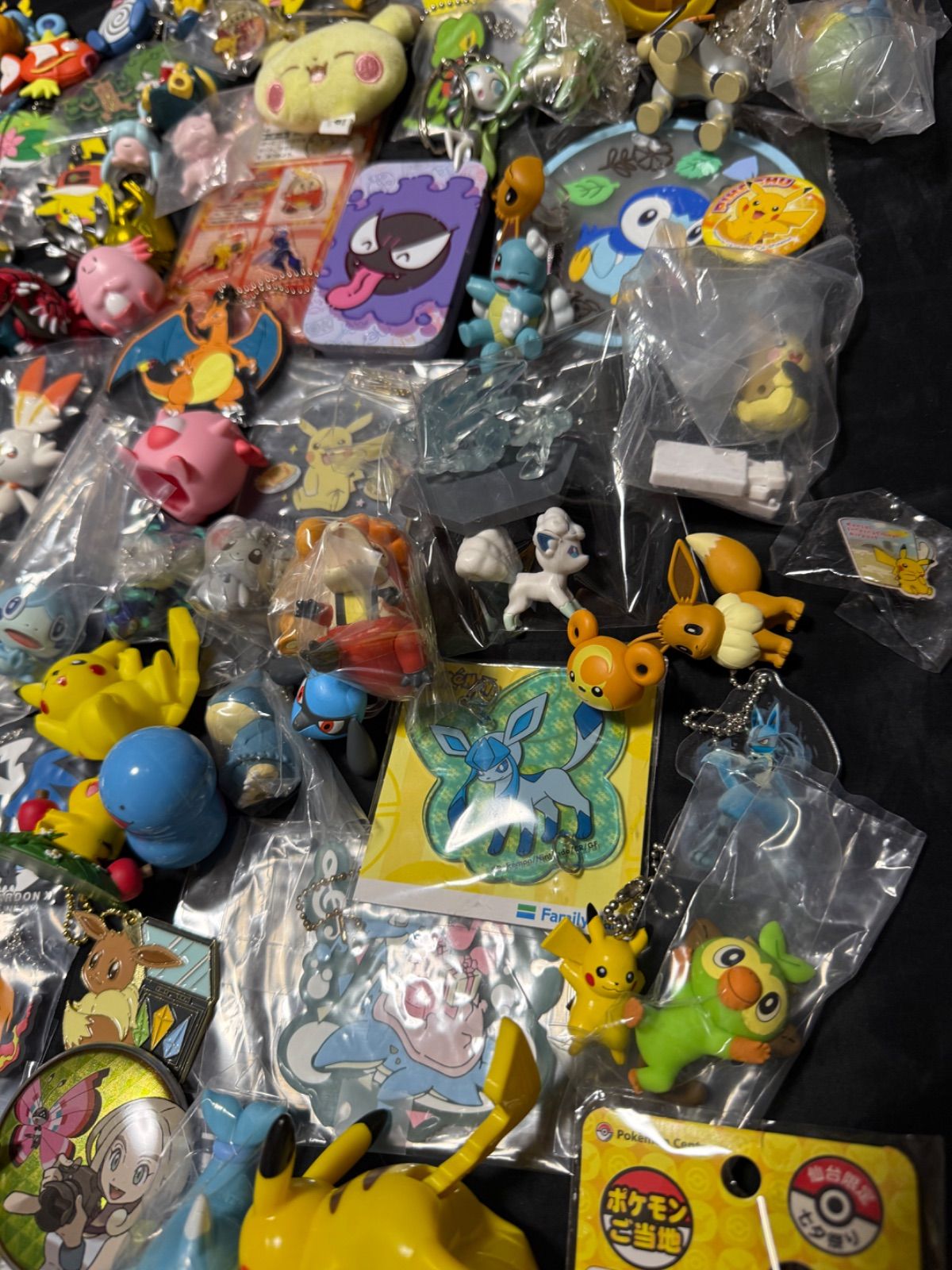 ポケモン 缶バッジ ラバーストラップ アクリルスタンド キーホルダー等
