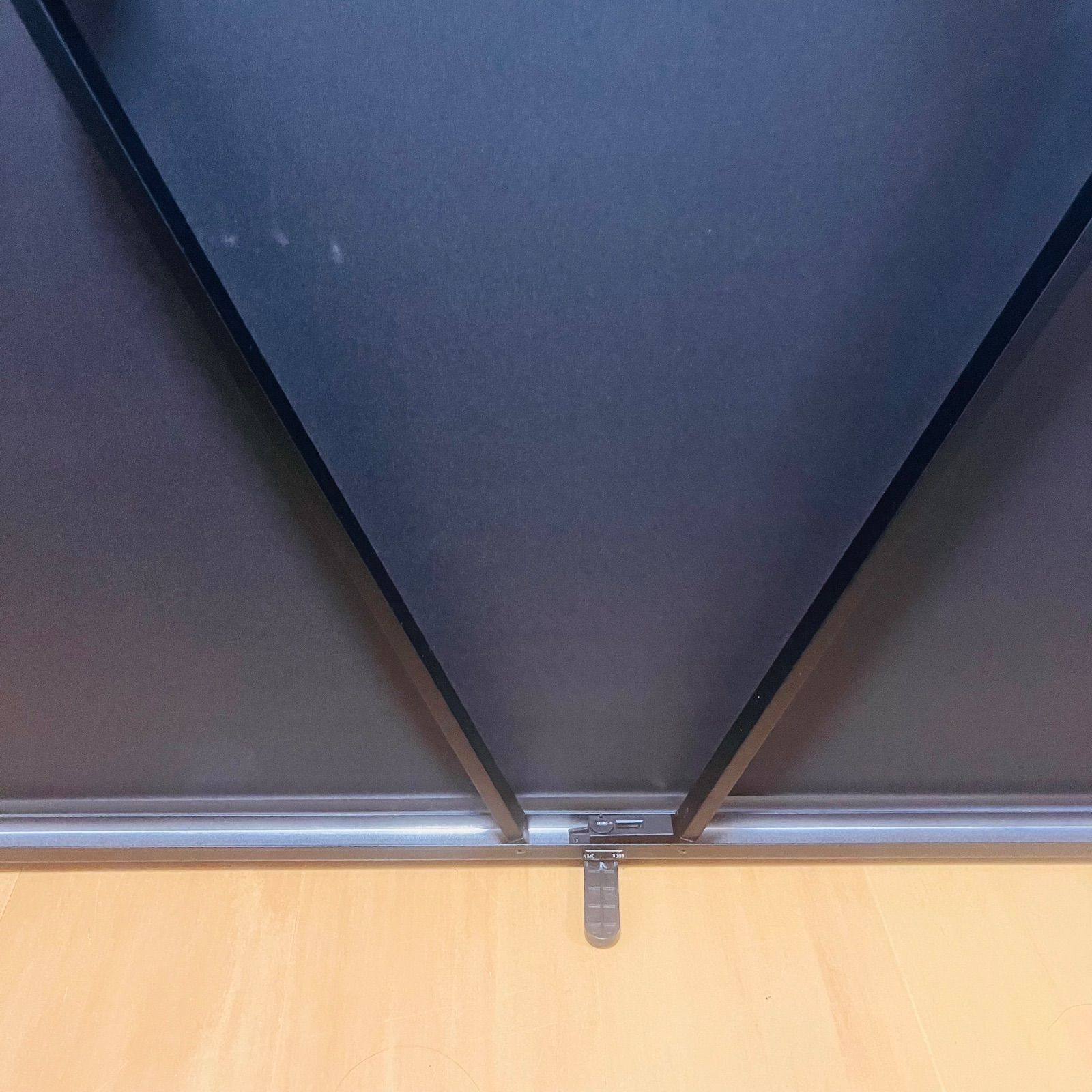 プロジェクタースクリーン エプソン