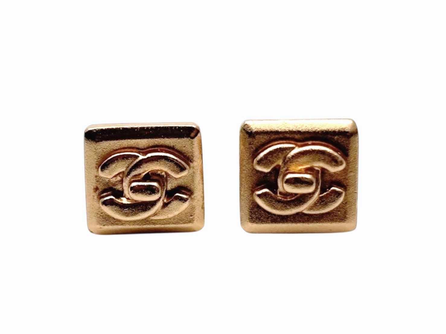 CHANEL シャネル ココマーク ピアス 重量約2.0 g 02 A刻印 ターンロック マットゴールド メタル GP 両耳用 4 b 009594