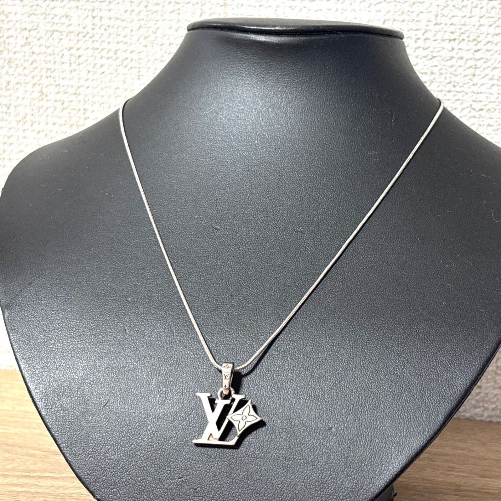 完売品 LOUIS VUITTON ルイヴィトン M03091 チャーム・LV・フラワー