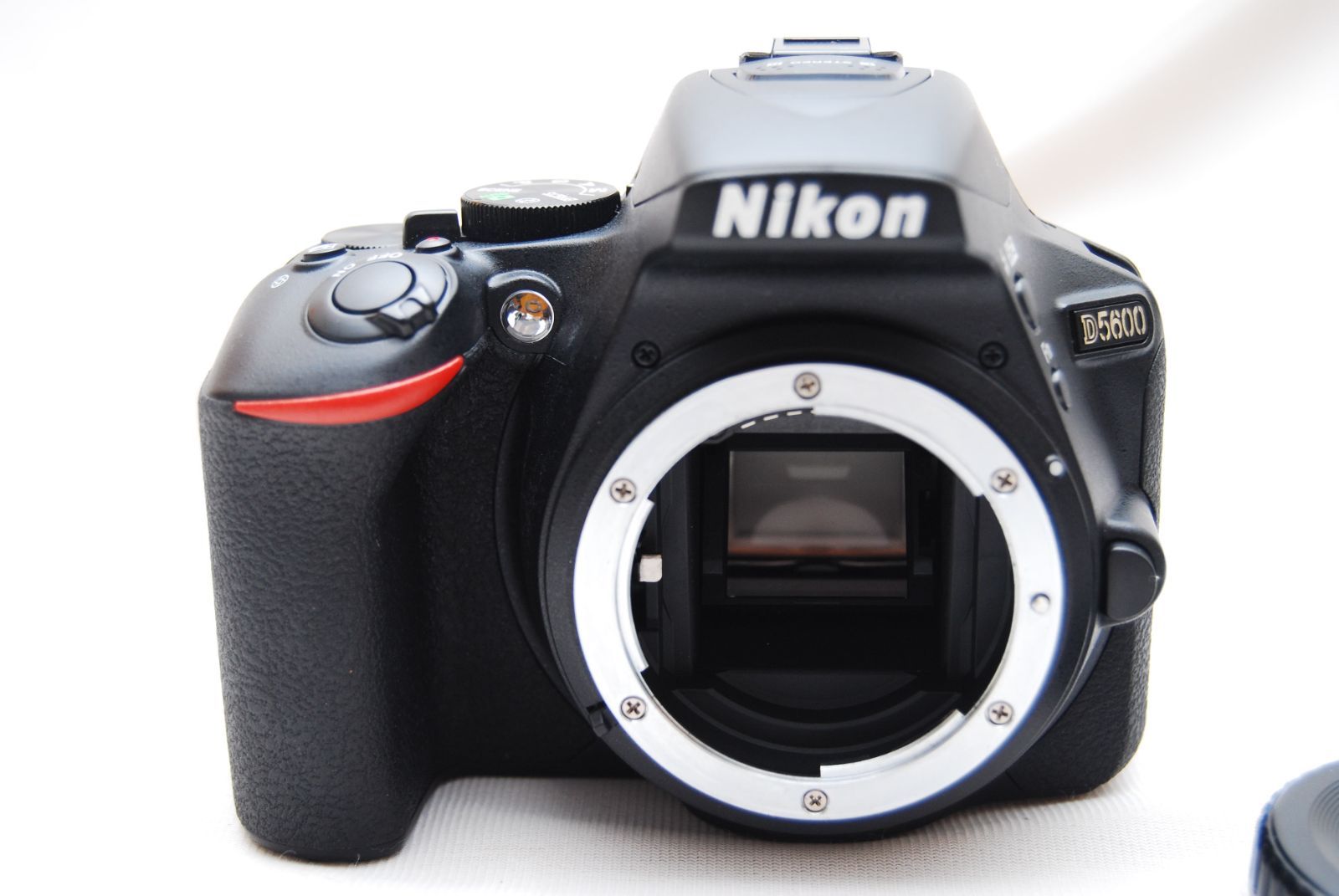 ショット数2872回 Nikon デジタル一眼レフカメラ D 5600 ボディー ブラック ニコン