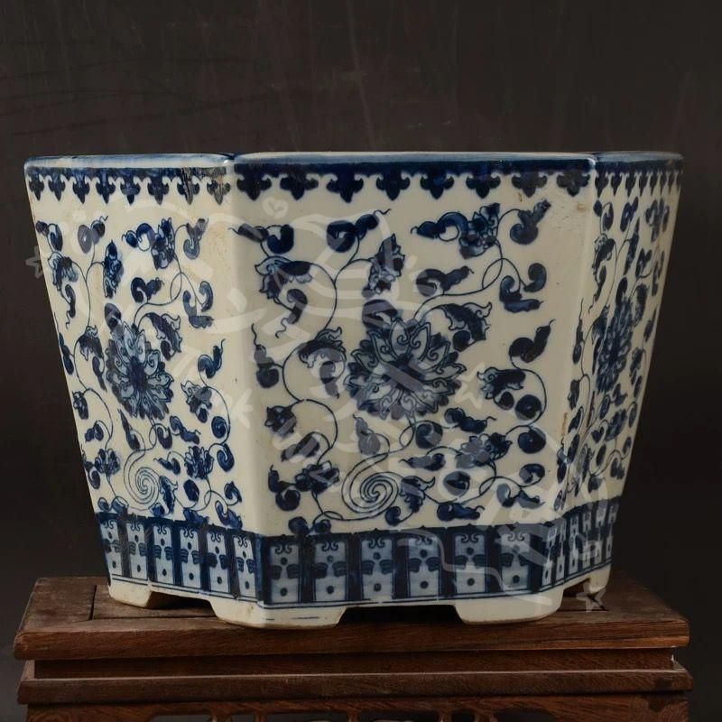 新年ギフト中国 景徳鎮 青花纏枝紋六方植木鉢 陶磁器 盆栽鉢 工芸品