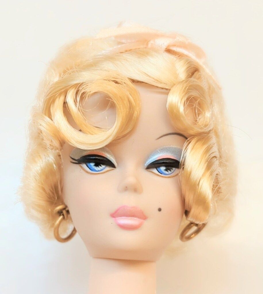 マテル バービー FMC ランジェリー#4(金髪バブルカット) - メルカリ