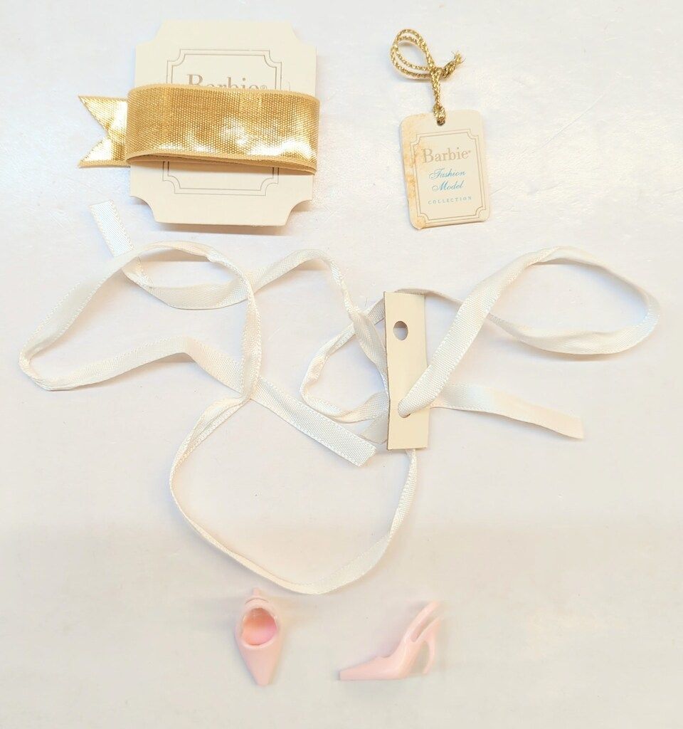 マテル バービー FMC ランジェリー#4(金髪バブルカット) - メルカリ
