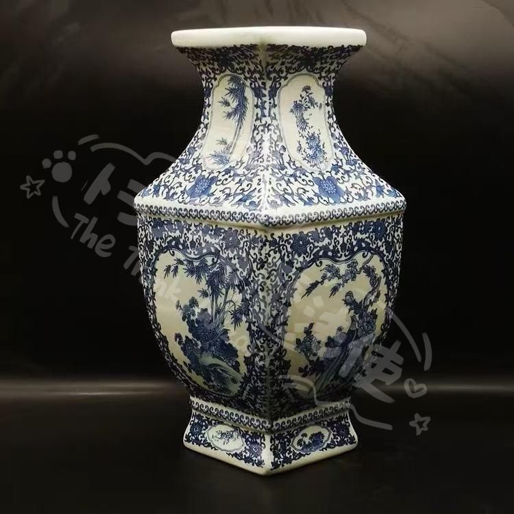 景徳鎮 乾隆青花四方花鳥瓶 陶磁器 装飾品 現代工芸品 美術品 置物 新年ギフト景徳鎮 乾隆青花四方花鳥瓶 陶磁器 装飾品 現代工芸品 美術