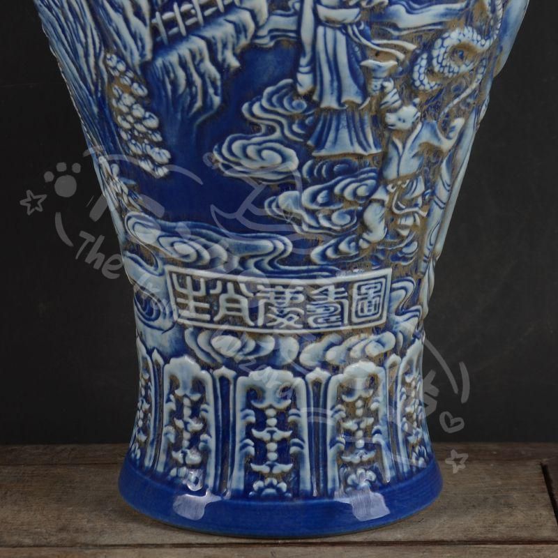 新年ギフト清乾隆藍地に彫られた十二支人物紋梅瓶 景徳鎮 装飾品 現代