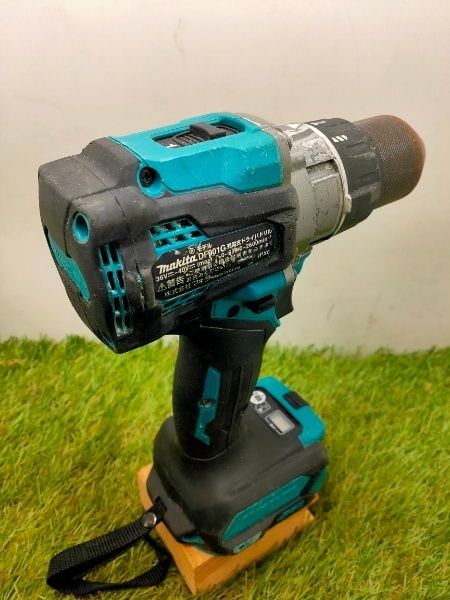 マキタ makita 充電式ドライバドリル 40 Vmax バッテリ 充電器 ケース別売 DF 001 GZ モータ異音も軸ブレもなし