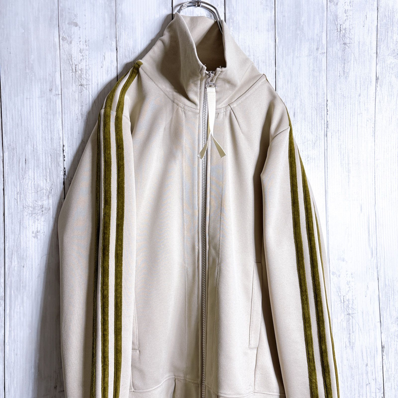 adidas ベージュ トラックジャケット 国内正規品】adidas ベージュ スリーライン トラックジャケット #256