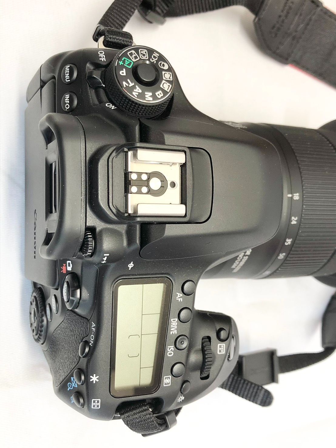 特価】Canon EOS 80D デジタル一眼レフ レンズキット バッテリー