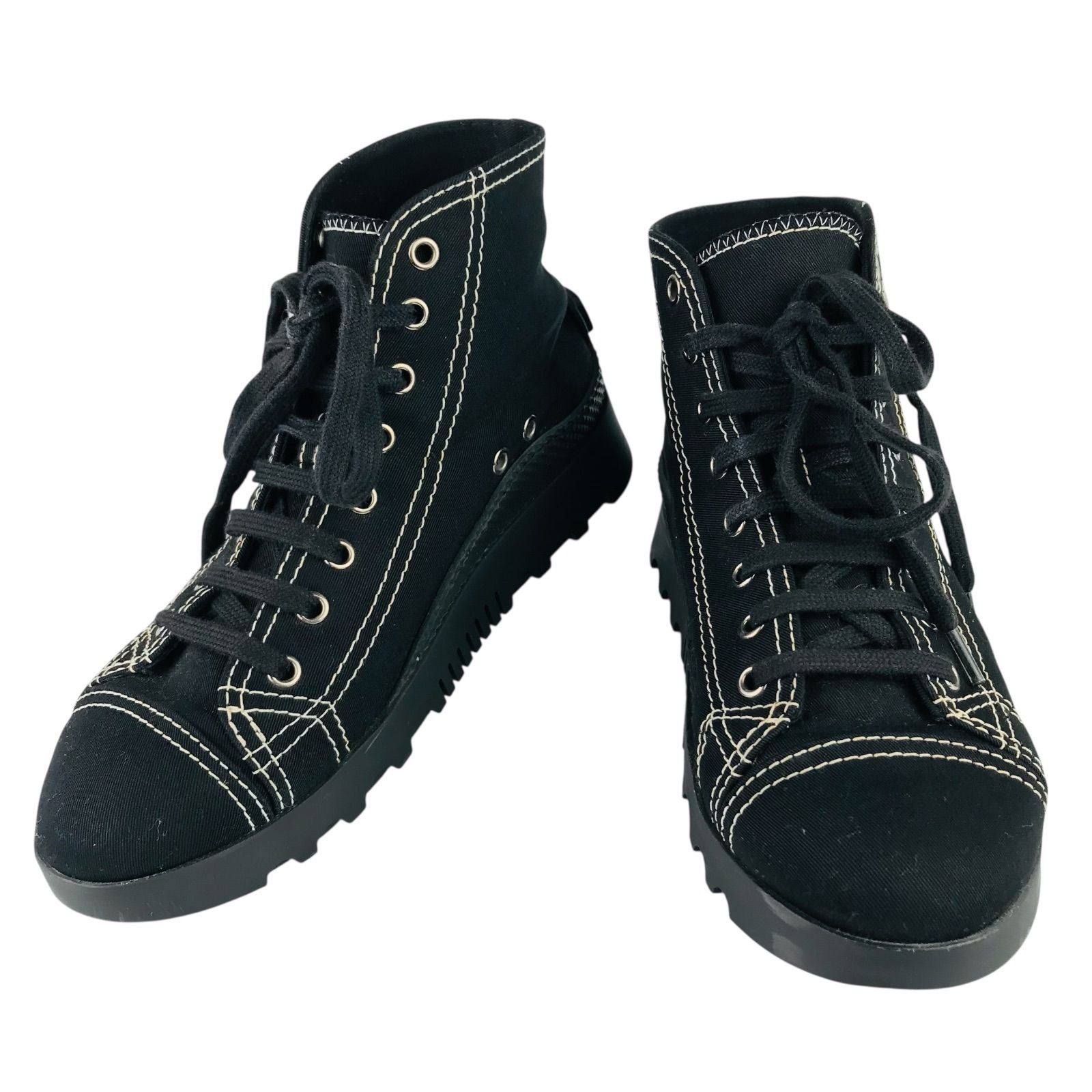 miumiu ミュウミュウ　ロゴ入りスニーカー　ブラック　36 miu miu（ミュウミュウ） スニーカー メッシュ ローカット 厚底 ロゴ