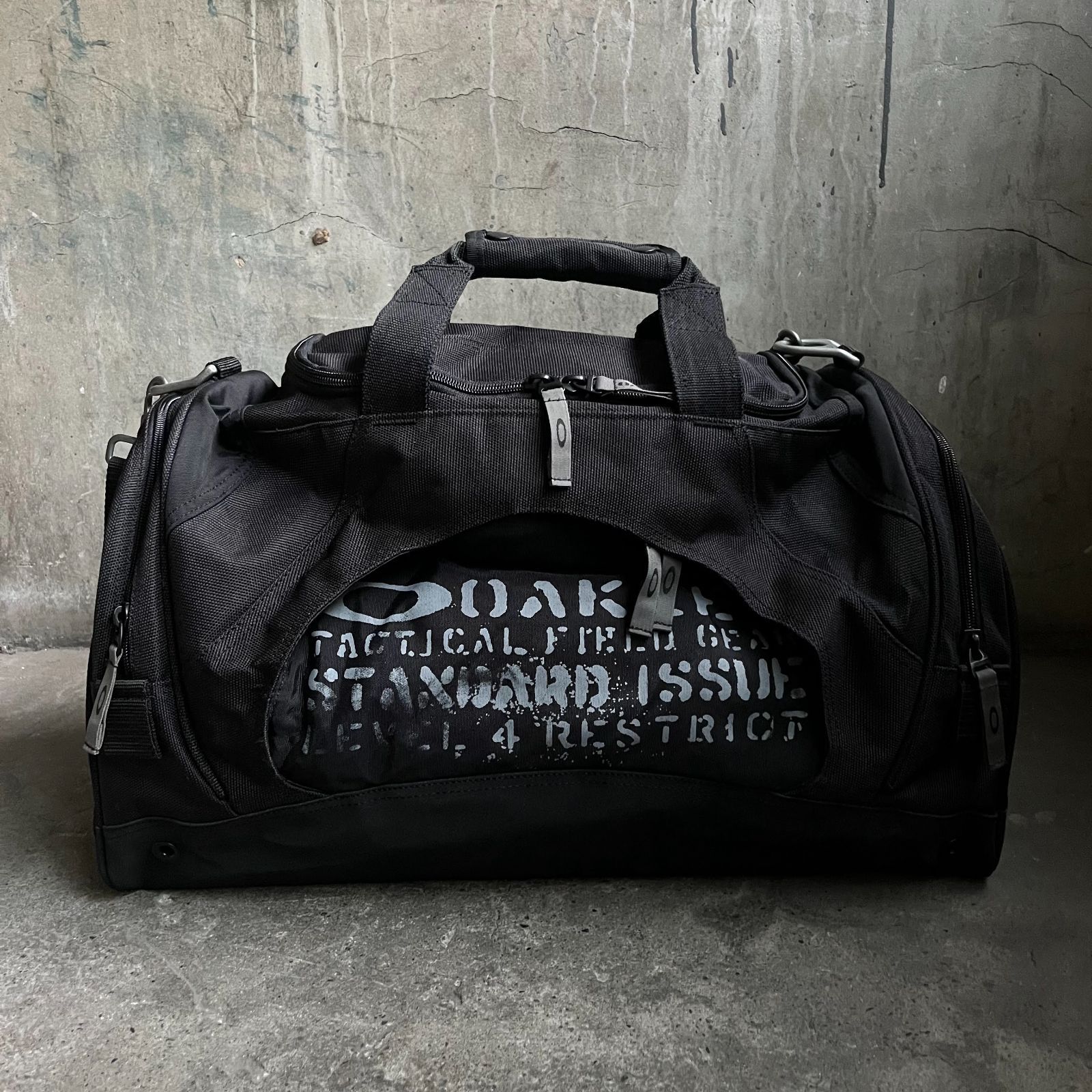 美品　OAKLEY オークリー ボストンバッグ　00s OAKLEY 00s Tactical Field Gear Bag オークリー 2000s ボストンバッグ