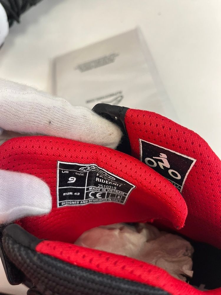 アルパインスターズ alpinestars