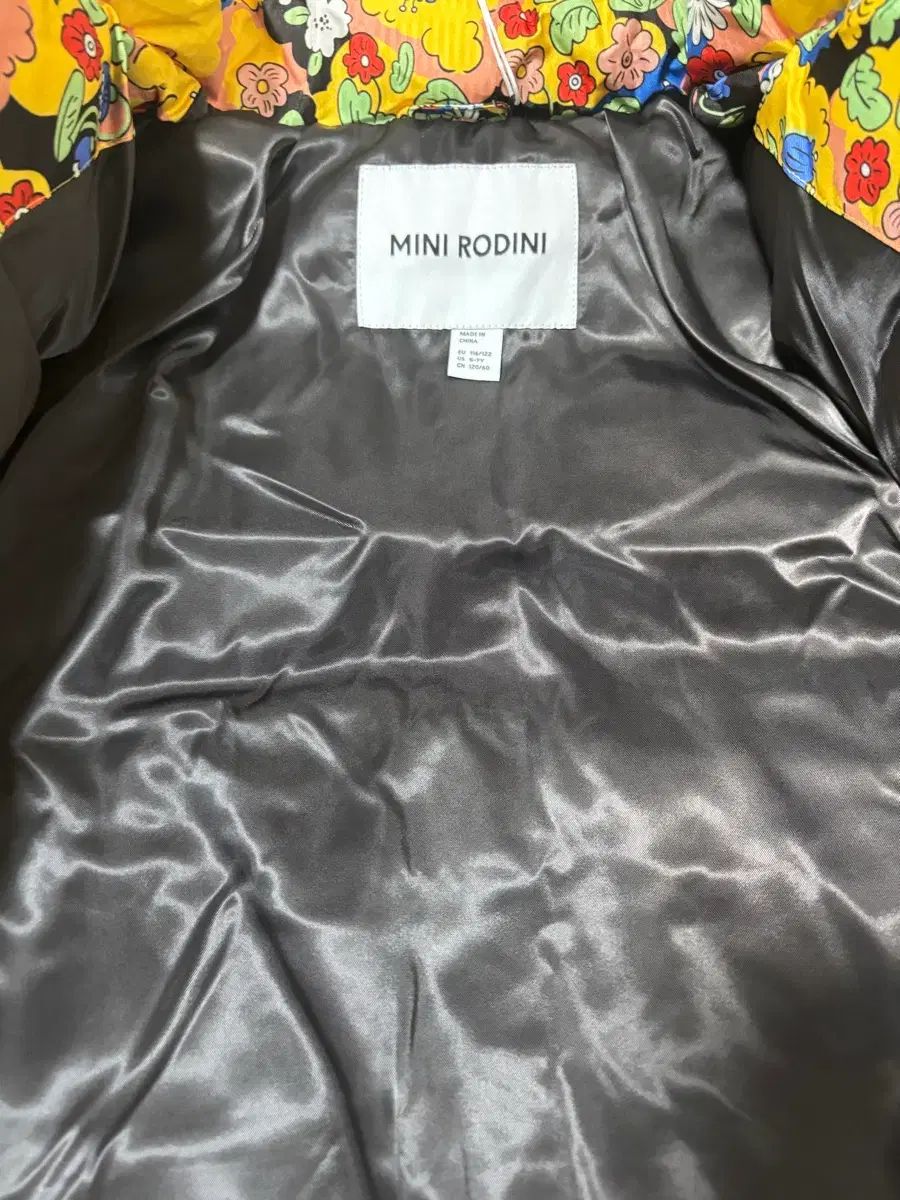 ミニロディーニ フラワーパターン ダウン アウター 116-122