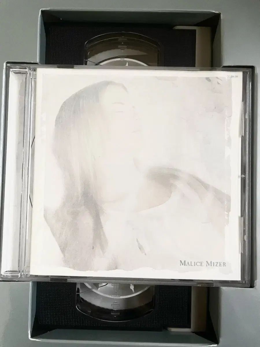 マリスミエール MALICE MIZER BelAir 空白の IU 韓国 展示会 内側から CD