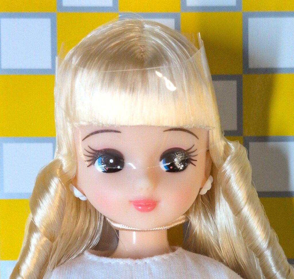 リトルファクトリー リカちゃんキャッスル リカちゃん 2018年Newシンボル 短前髪両サイド縦ロール後ろストレート オフホワイト 11815 バービー ドール服セット