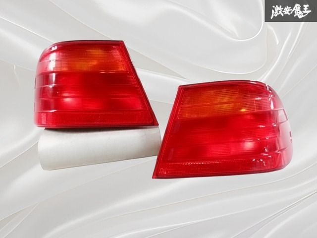 メルセデスベンツ【純正】テールライト左右セット Mercedes-Benz（メルセデス・ベンツ） 純正品 テールランプ左側