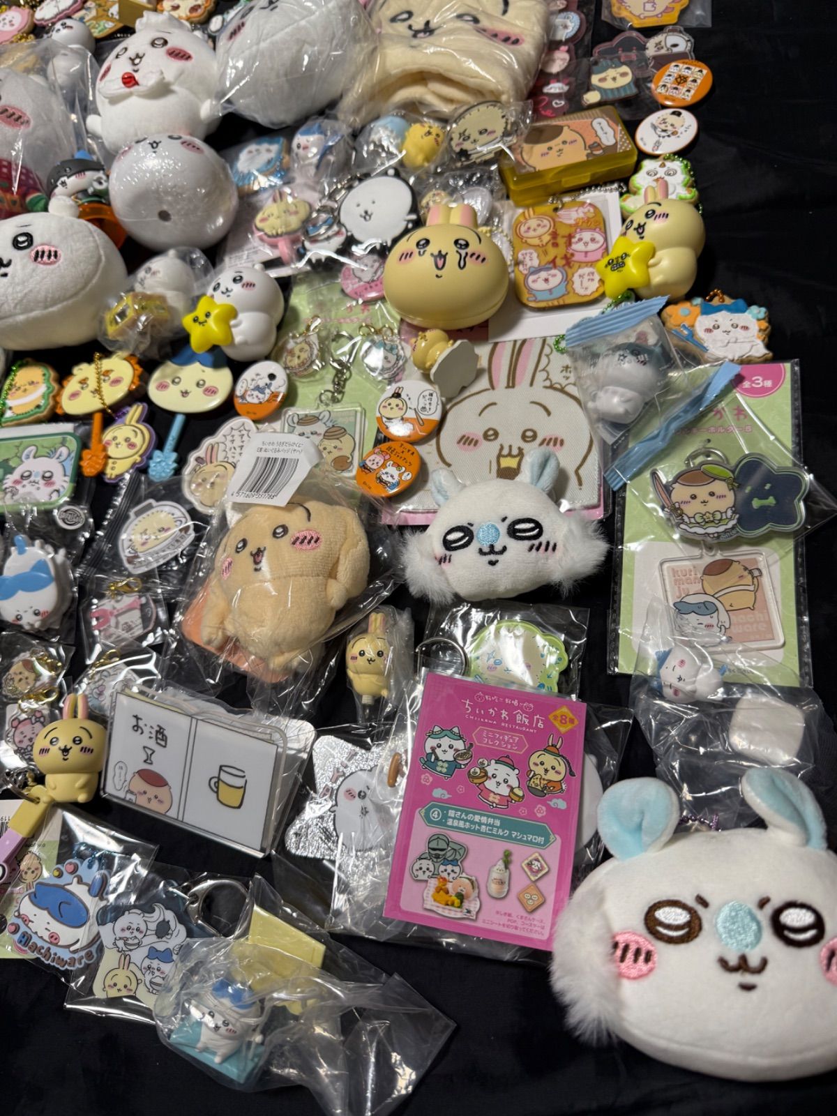 ちいかわ 缶バッジ ラバーストラップ キーホルダー アクリルスタンド等