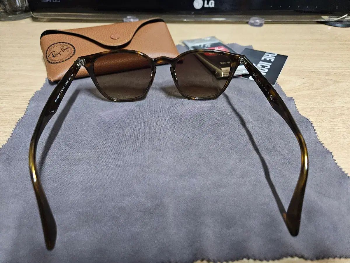 レイバン RB 4258 F ユニセックス サングラス
