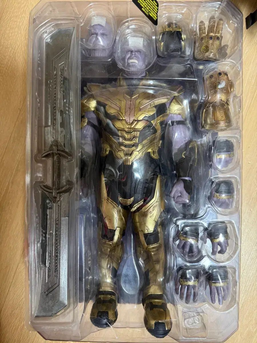 【期間限定出品】ホットトイズ　サノス　エンドゲーム ホットトイズ エンドゲーム サノス フィギュア - メルカリ 【期間限定