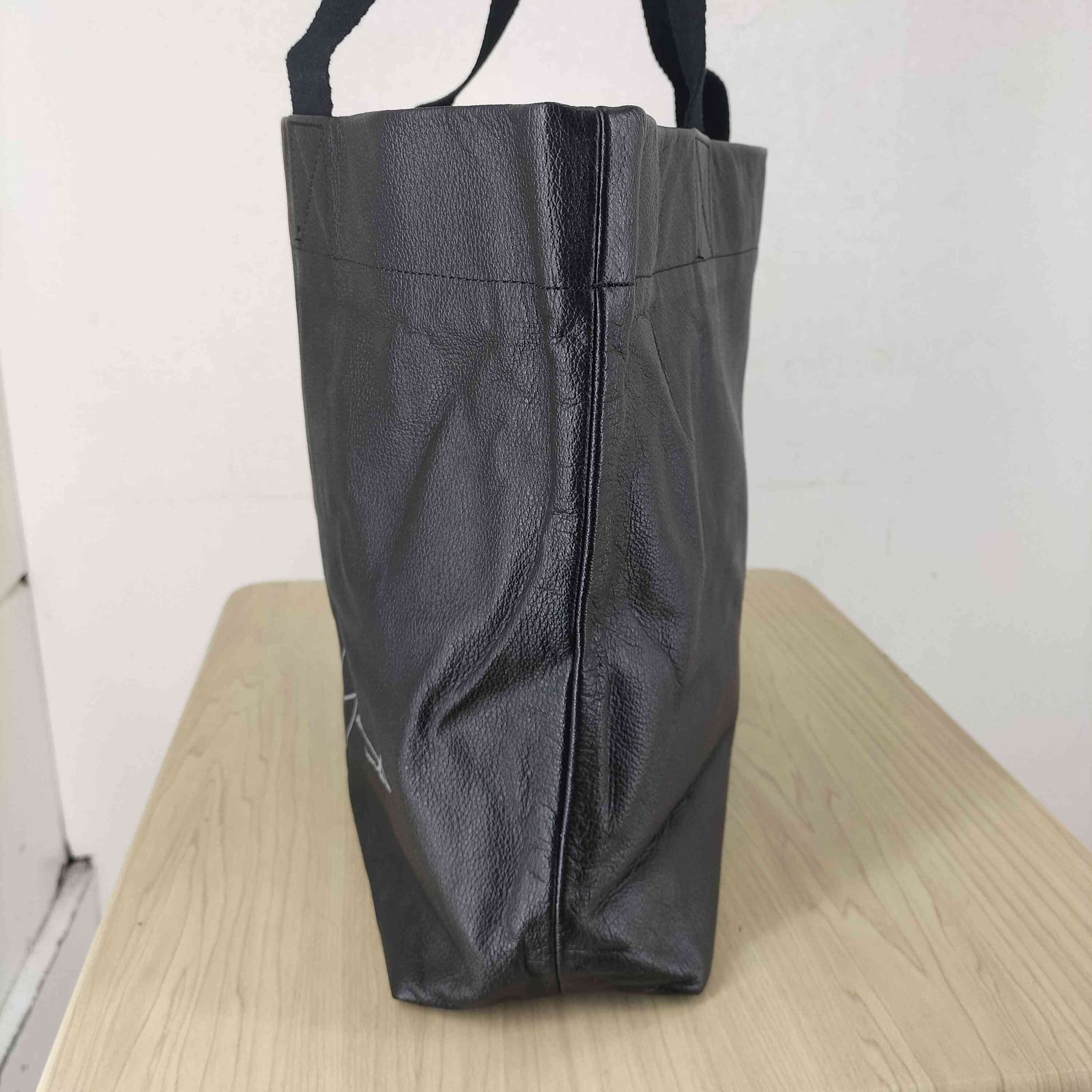 ヨウジヤマモト Yohji Yamamoto シグネチャーロゴカウレザーミニトート