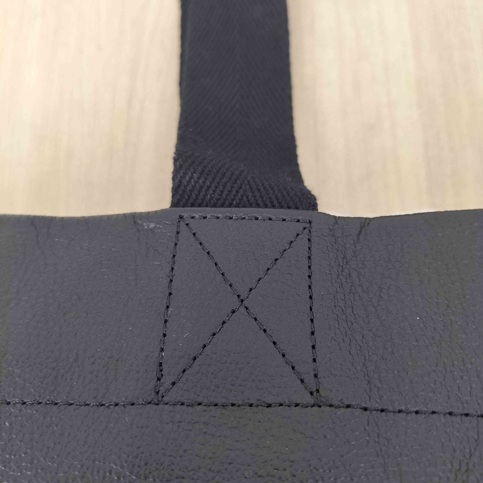 ヨウジヤマモト Yohji Yamamoto シグネチャーロゴカウレザーミニトート