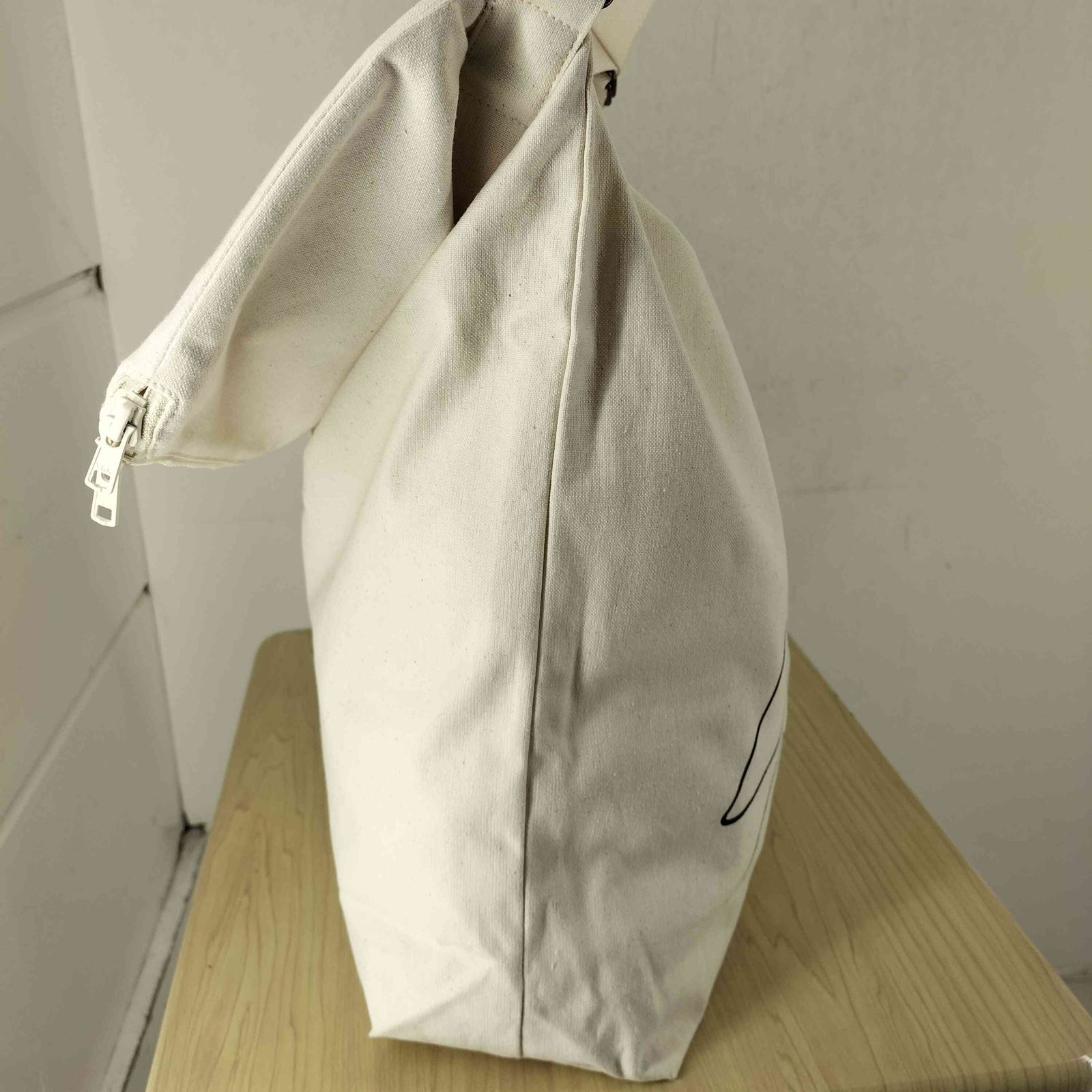 ヨウジヤマモト Yohji Yamamoto シグネチャーロゴキャンバス