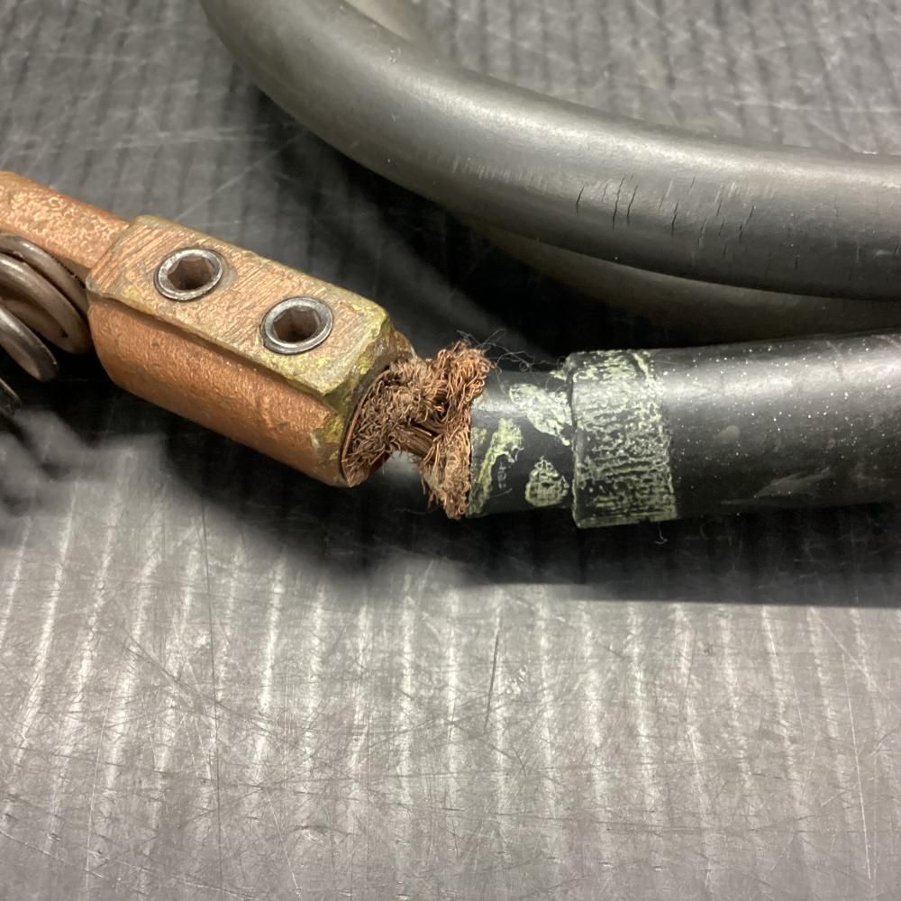 スポット溶接機 203